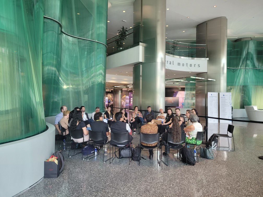 BrightDrop (@brightdrop) on Twitter photo Thank you for having us, <a href="/TEDCountdown/">TEDCountdown</a>! Our CCO Steve Hornyak enjoyed discussing decarbonizing the delivery ecosystem with you!
#gobrightdrop #TedCountdown #ConnectFirst Thank you for having us, <a href="/TEDCountdown/">TEDCountdown</a>! Our CCO Steve Hornyak enjoyed discussing decarbonizing the delivery ecosystem with you!
#gobrightdrop #TedCountdown #ConnectFirst