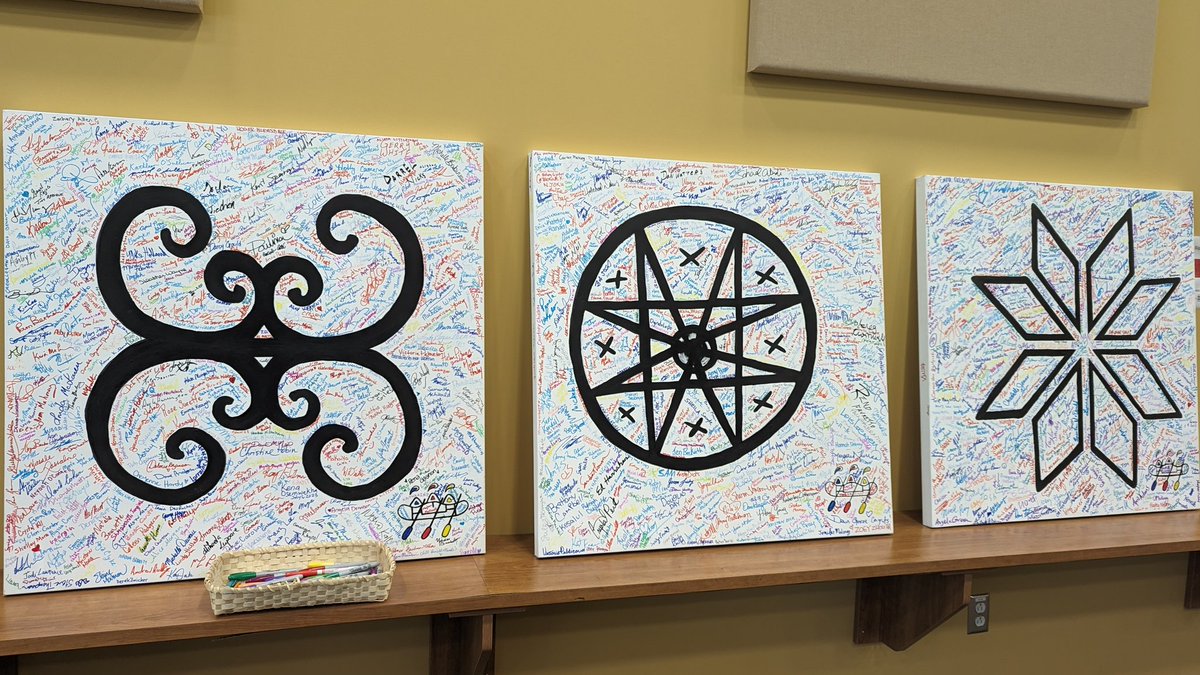 These beautiful canvases include the signatures of all the @NAIG2023 volunteers!! 
Our Executive Director is honoured to have added her name to a canvas, and to play a volunteer role at Millbrook First Nation this week.