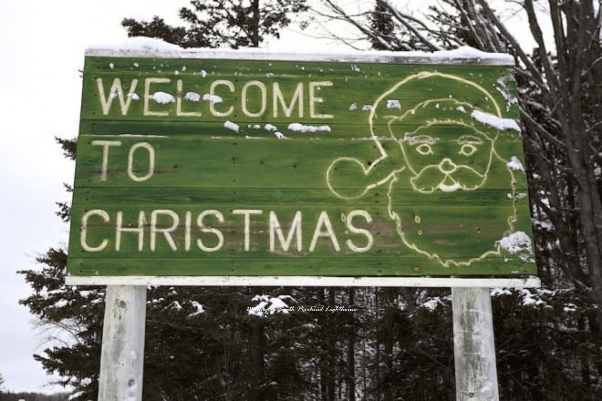 awesomemitten's tweet image. Discover Christmas Michigan | Things to Do, See, &amp;amp; Experience awesomemitten.com/christmas-mich… #MittenLove #AwesomeMitten