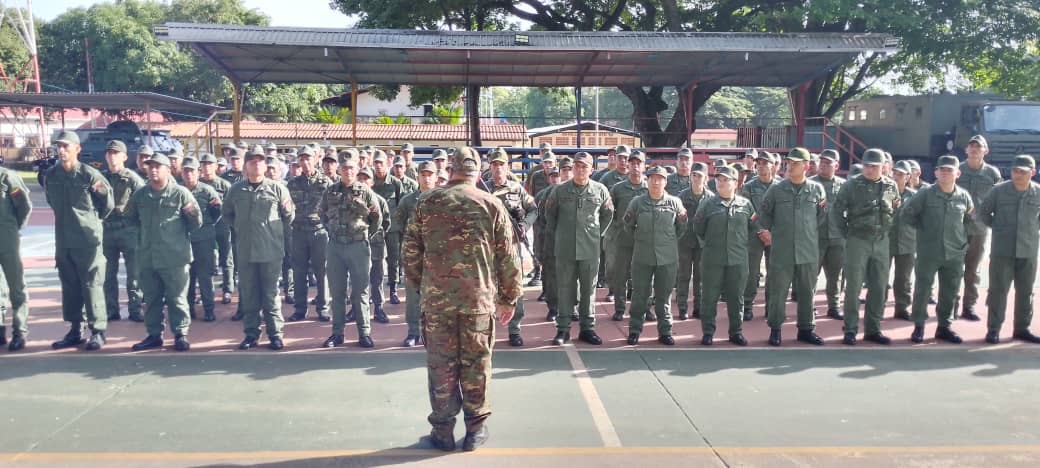 REDI_llanos03's tweet photo. #17Jul || En las instalaciones de la #REDILL, se realizó Formación de control de lista y parte, con todo el personal militar del EM y los Batallones (BACODI y BAREDI), para el cordial recibimiento al MG. Lenín Lorenzo Ramírez Villasmil, Cmdte. de la @REDI_llanos03. https://t.co/mjIqxN4p6i
