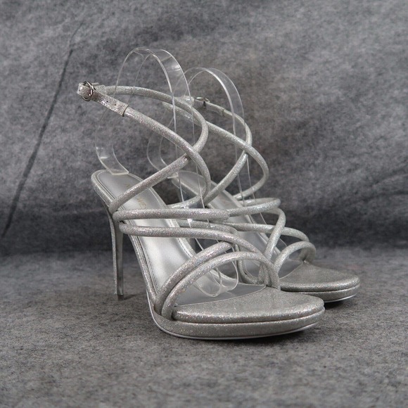 2chicksandacam2's tweet photo. So good I had to share! Check out all the items I'm loving on @Poshmarkapp #poshmark #fashion #style #shopmycloset #ninewest: https://t.co/uOBzwGqzM0 https://t.co/Txe4byf6bX