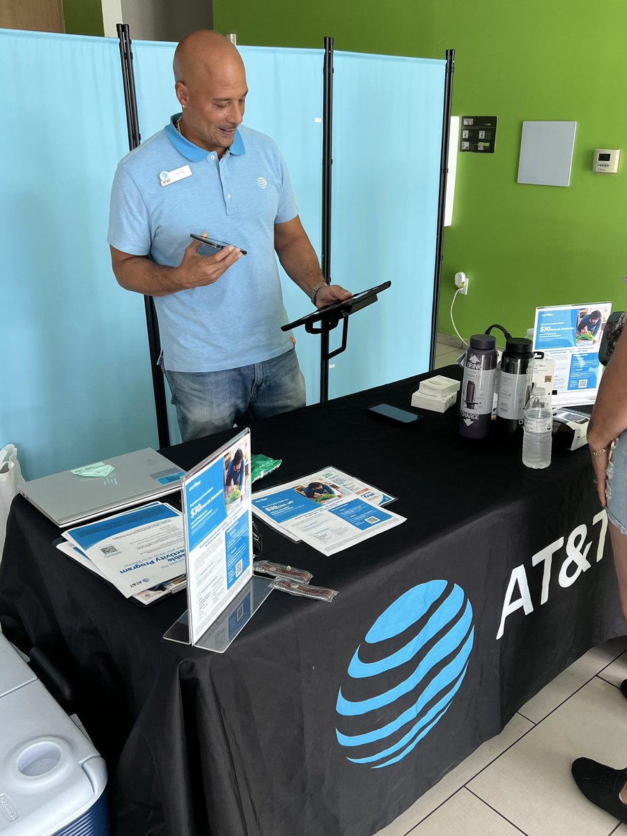 Lorzatty's tweet image. Team waterford staying active with some Business Fiber and New Consumer Fiber! 
@sal_belliard @delson_2016 @reynaolivo1 @One_FLA @jrluna11 

#Allin1
#ATTLife 
#ACP