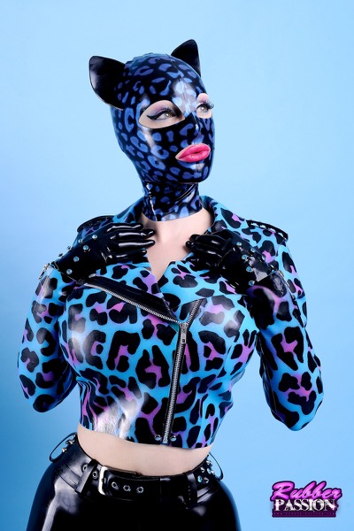 Meow - Full Gallery at Rubber-passion.com