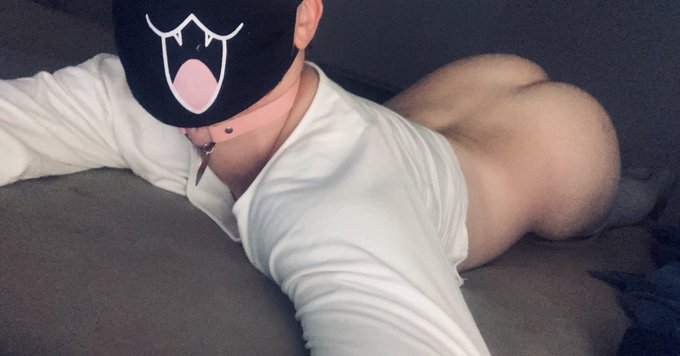 Bite my neck while you breed me https://t.co/UcfXcfk85l