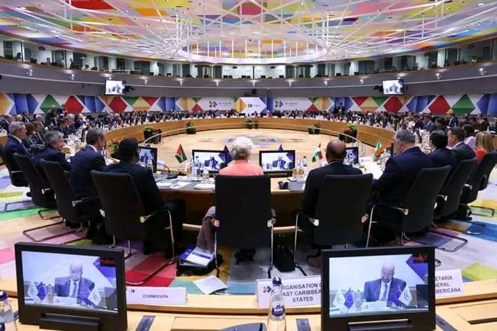 🇨🇺| El presidente cubano Miguel Díaz-Canel Bermúdez participa en la III #CumbreCelacUE, en Bélgica.
 Lideres de la #CELAC se pronunciaron por una relación armónica ,sin desigualdades, en la que ambas partes se beneficien de igual manera. #CumbreCelacUE