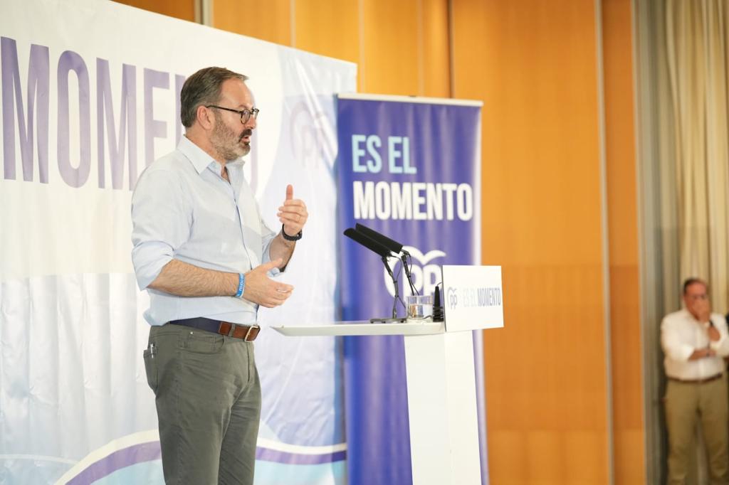 adolfo_molina's tweet image. La ola de calor no frena la ola de cambio en #Córdoba

Gracias presidente @JuanMa_Moreno por sumarte un día más a la campaña de @pp_cordoba 

#EsElMomento