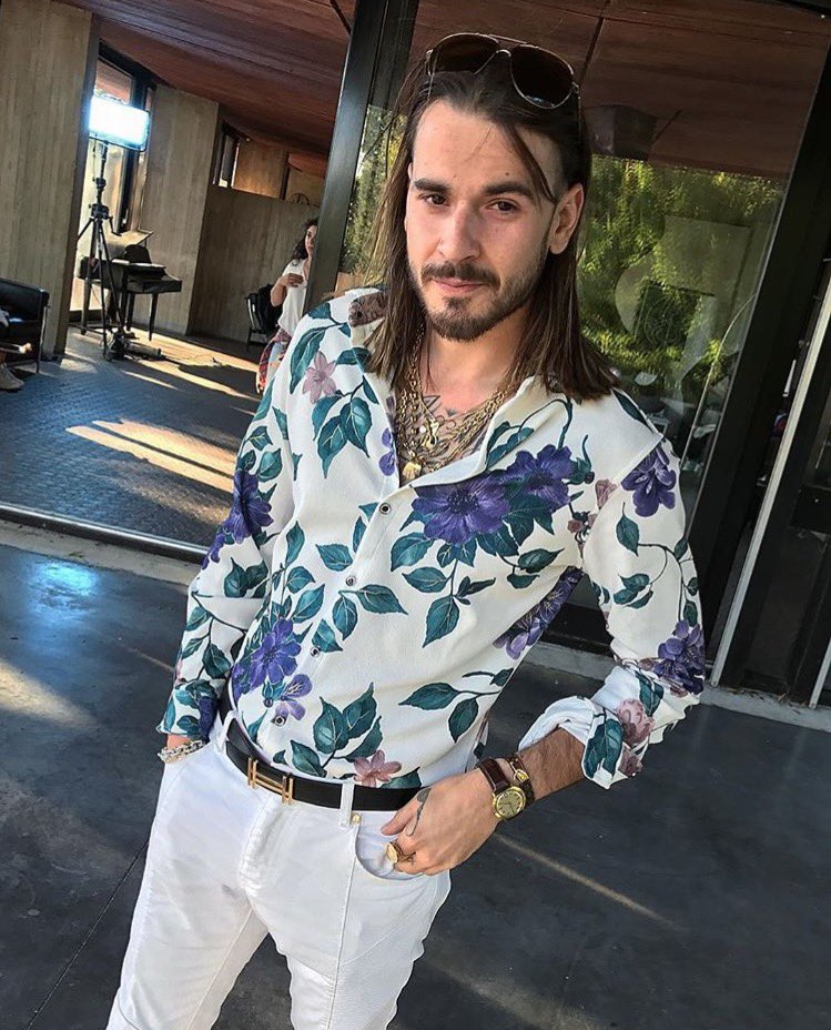 60SecondesSCH's tweet photo. Un blauer, un cuir noir, j'tue comme Nino Brown 🔫 https://t.co/nP4t2bFclB