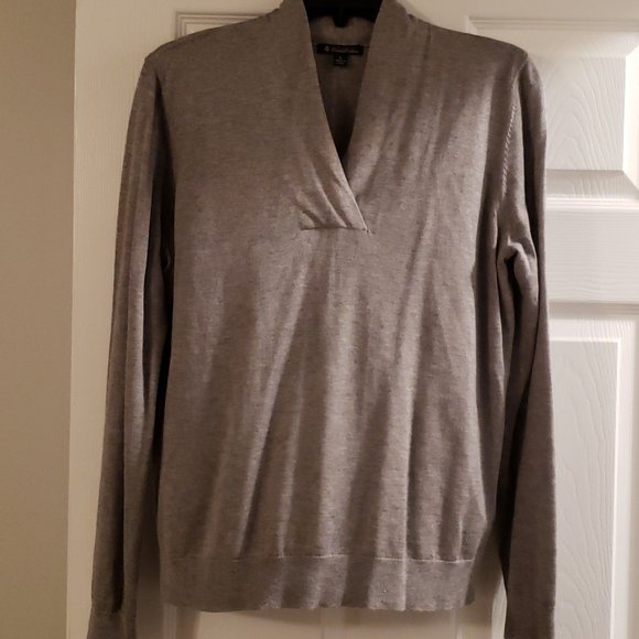 AmyGravlee's tweet photo. So good I had to share! Check out all the items I'm loving on @Poshmarkapp from @BellaNessa2 #poshmark #fashion #style #shopmycloset #billabong #brooksbrothers #tahari: https://t.co/YlPqUclfYq https://t.co/sjQzhvSMER