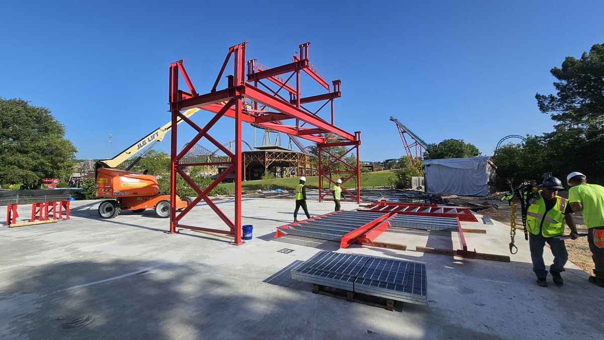 SkylineAttrax tweet picture
