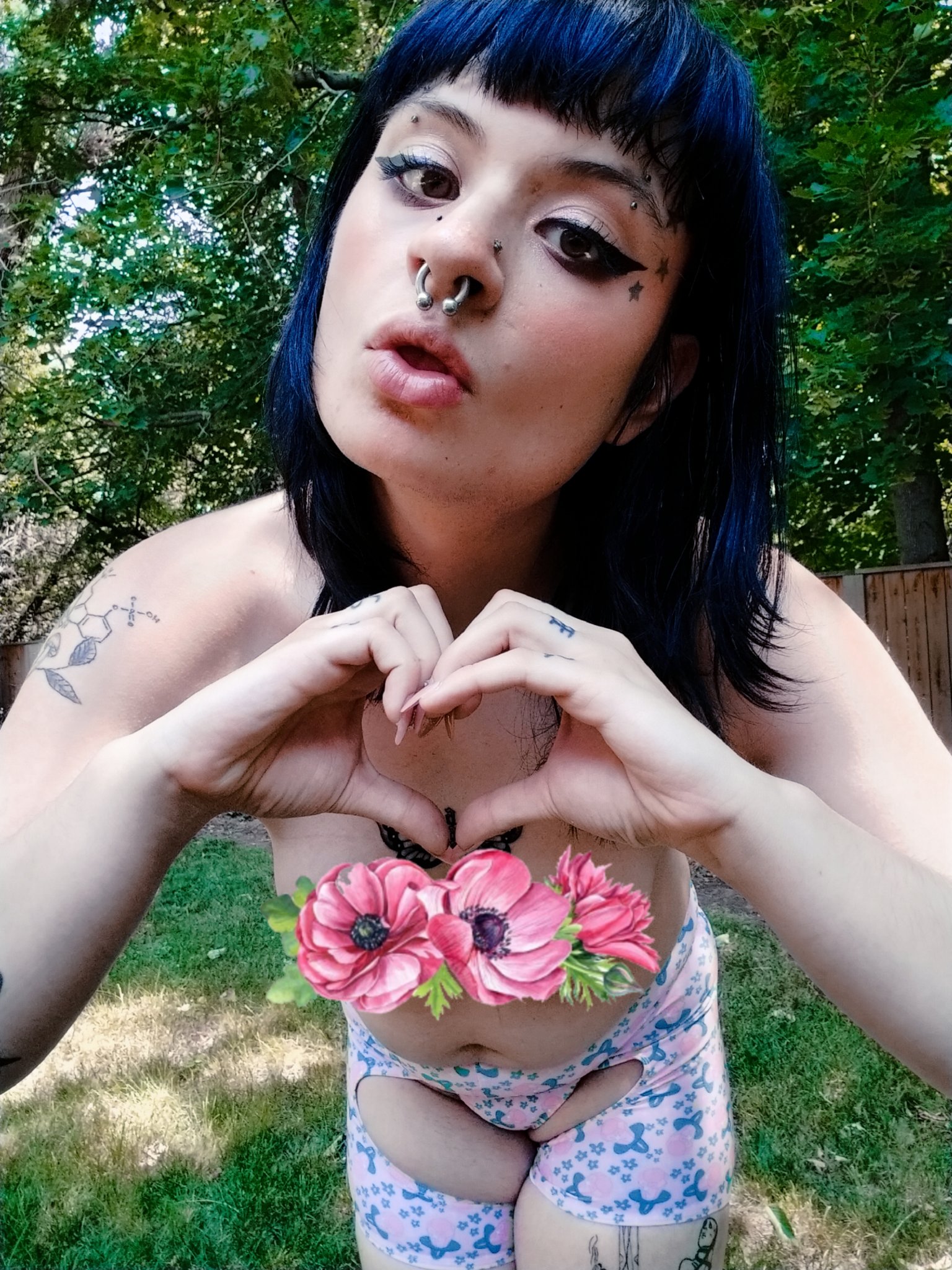 ⋆｡°✩Starr Lynn⋆｡°✩ on X: Sign up for my OnlyFans to make that sticker  disappear 💞 Link below ↓↓↓ onlyfansgirl onlyfansmodel nsfwtw  sellingcontent sellingnudes gothgf sellingpics buyingcontent nsfwtwt  onlyfansbabe porn nudes gothgirl tattoos