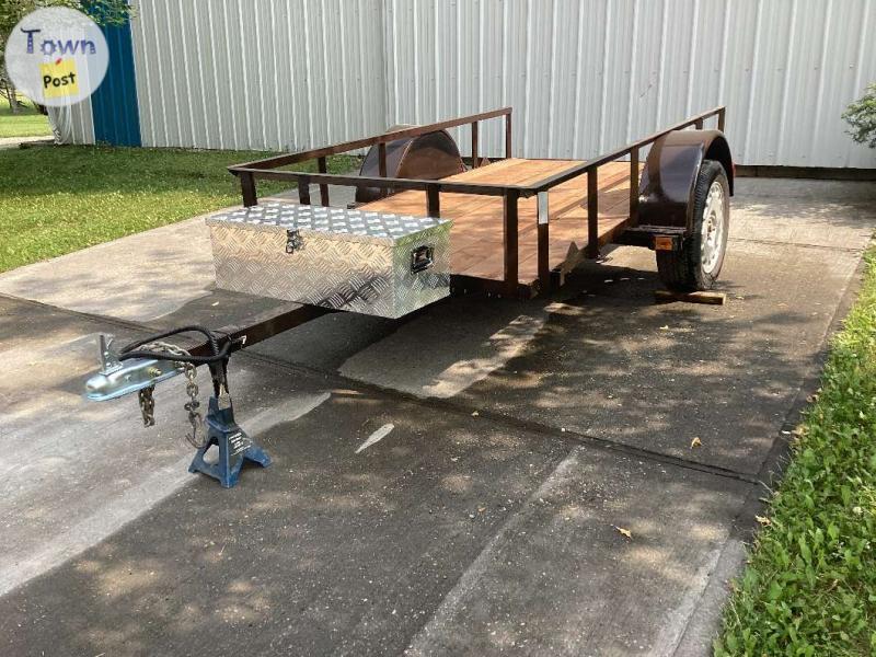 townpost's tweet image. Utility Trailer Ready To Go: The trailer has been decked with pressure treated 2' x 6" wood. It has new lights, new paint, and an aluminium locking tool box. Ideal for single quad, motorcycle, hauling all your camping gear, taking the kids blow up toys… townpost.ca/marketplace/bu…