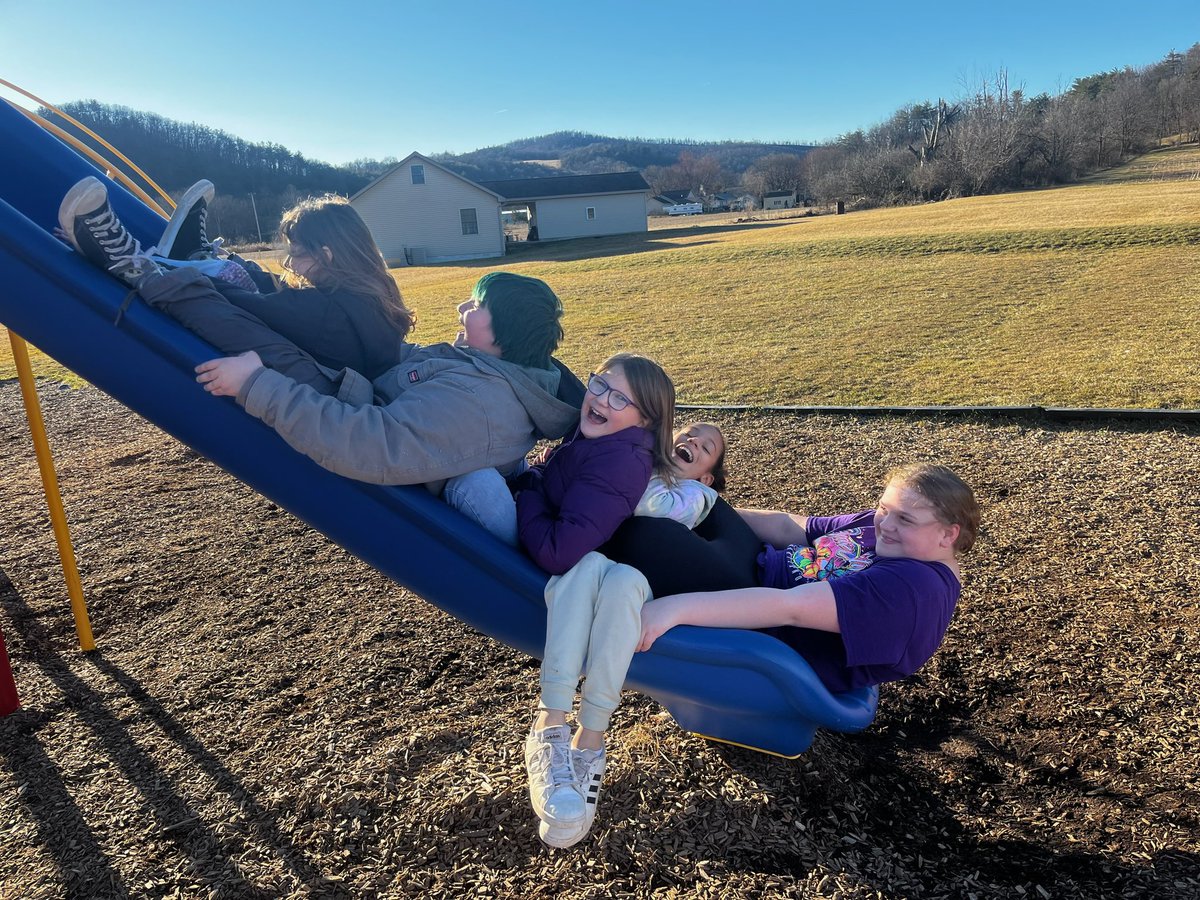 Our Streetworks Outreach Program sites offers free and fun activities for kids ages 5-18! Our SOP sites provide free snacks, crafts, and sports for kiddos in different neighborhoods throughout the county! Checkout our website for more information! Ccysb.com