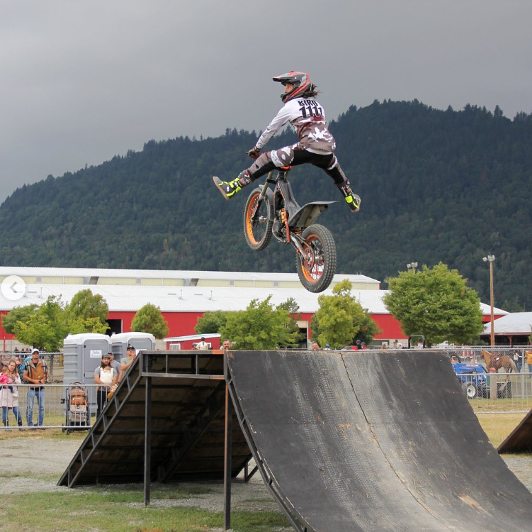 ChilliwackFair's tweet photo. It's a bird, It's a plane, It's a man on a dirt bike!!!!! 
🚴‍♂️🦅✈️

CampH FMX is live at the Chilliwack Fair.

Watch and be amazed as they flip, jump &amp; sore high into the sky all on his bike

Come down to cheer him on, August 11th-13th 
🐷🌽🌞

#chilliwack #bcmotorcross https://t.co/8tablRiGqR