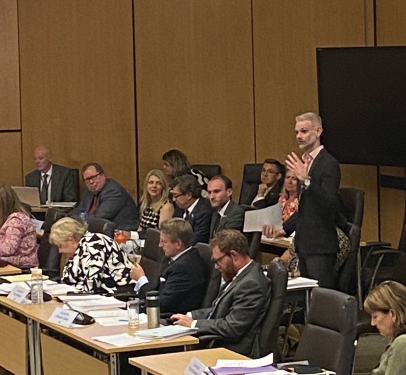 Tonight, Bromley Conservatives and Bromley Labour voted against proposals from @BromleyLibDems to support refugees and asylum seekers, including plans to establish a support hub service and to collaborate with local partners. Disappointing but not surprising from both parties.