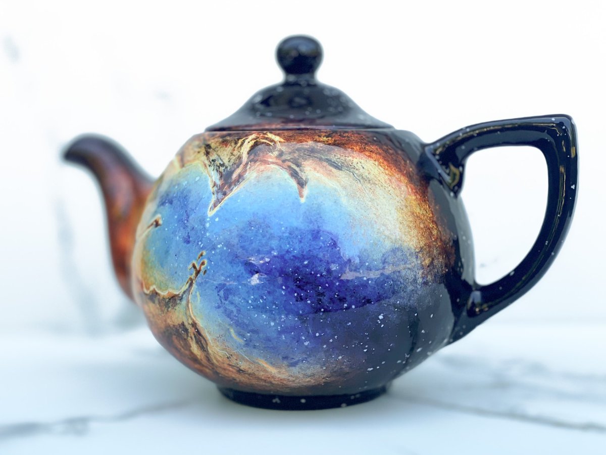 「Another Eagle Nebula teapot swooping in 」|Amy Rae Hillのイラスト