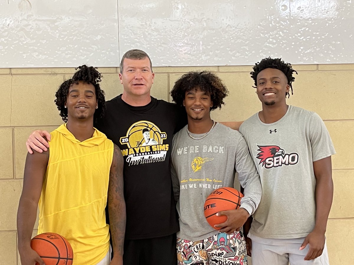 So proud of ⁦<a href="/gymrattwin1/">Brock Brown</a>⁩ ⁦<a href="/gymrattwin2/">Bryce Brown</a>⁩ ⁦<a href="/ereed_3/">Eric Reed</a>⁩ ! Have so much respect &amp; love for them! Brock &amp; Bryce are heading into their JR season for SUNO! Eric just finished his collegiate career at Miss. St. and will begin his pro career in Greece this Fall!
🙌🐯🏀🔥