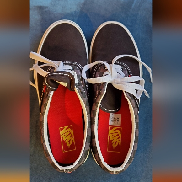 So good I had to share! Check out all the items I'm loving on <a href="/Poshmarkapp/">Poshmark</a> #poshmark #fashion #style #shopmycloset #vans: posh.mk/jLCsZB1lwBb