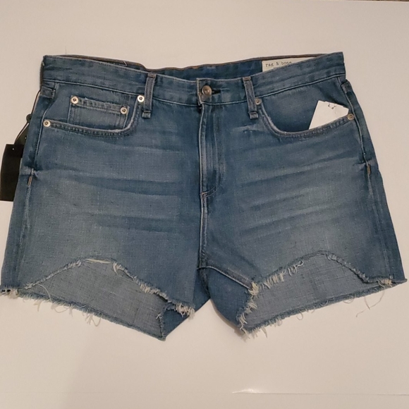 Riri21496602's tweet photo. So good I had to share! Check out all the items I'm loving on @Poshmarkapp #poshmark #fashion #style #shopmycloset #sourceunknown #ragbone #colsie: https://t.co/1pOcrkHdnt https://t.co/PpUIM10211