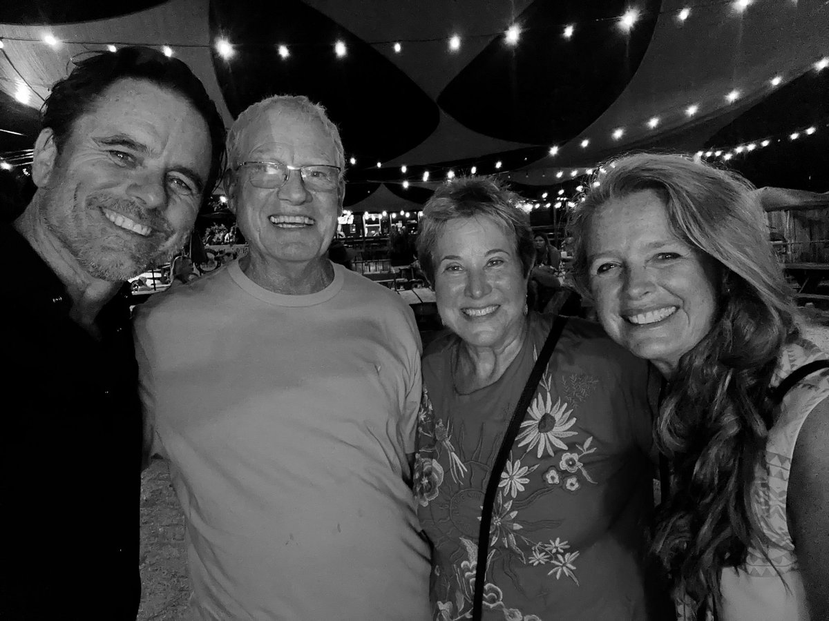 Marjienealon's tweet photo. @CharlesEsten You, my #OneGoodMove, me and yours #InABarSomewhere! A very hot but super cool bar somewhere! @BigTopBrewCo https://t.co/LLrQfhB4yy