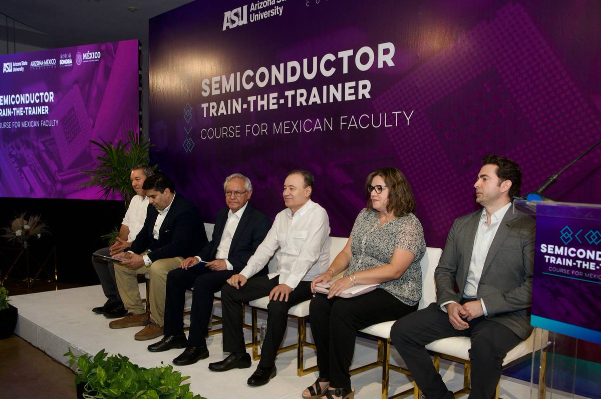 gobiernosonora's tweet photo. 🟠 Estamos promoviendo la especialización académica para el desarrollo del Plan Sonora en la juventud sonorense.

El día de hoy inauguramos el curso de semiconductores "Train-the-Trainer" de la Universidad Estatal de Arizona, un producto de #InnovaciónEducativa diseñado para preparar con conocimientos y habilidades en la fabricación de semiconductores.

A través de la colaboración entre @ASU y el Gobierno de Sonora, se trabajará en el desarrollo de talento e investigación en el marco del Plan Sonora de Energías Sostenibles.

#CompromisosFirmes #TierraDeOportunidades #TallerSemiconductoresASU