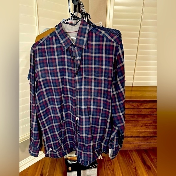 So good I had to share! Check out all the items I'm loving on <a href="/Poshmarkapp/">Poshmark</a> from @bloomingbrands <a href="/billysnacks1/">Cyrus</a> #poshmark #fashion #style #shopmycloset #terez #josabank: posh.mk/8GtlDrTlwBb