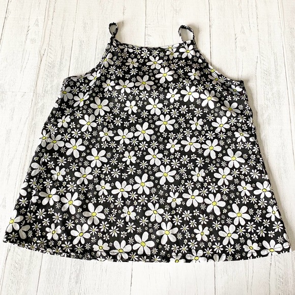 hzuidema's tweet photo. So good I had to share! Check out all the items I'm loving on @Poshmarkapp #poshmark #fashion #style #shopmycloset #telfar #jcrew #knitworks: https://t.co/7aftseo7xA https://t.co/b7ra4rGvQz