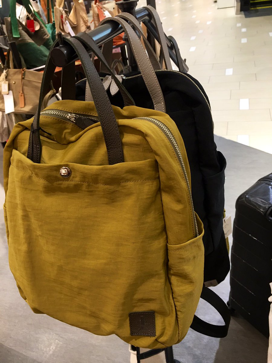 Ritamasoeur_han's tweet photo. 旅を快適に過ごすには、最適な旅行カバンが必須です。

せっかくの思い出づくりには「素敵な旅行バッグ」にこだわりたいもの。

旅を快適に導いてくれる、お洒落で機能的なおすすめのスーツケース・リュック・ショルダーバッグを取り揃えました。

#半田カバン店
#リタマスール
#ロンカート
#レガロ https://t.co/JgsMo0CAis