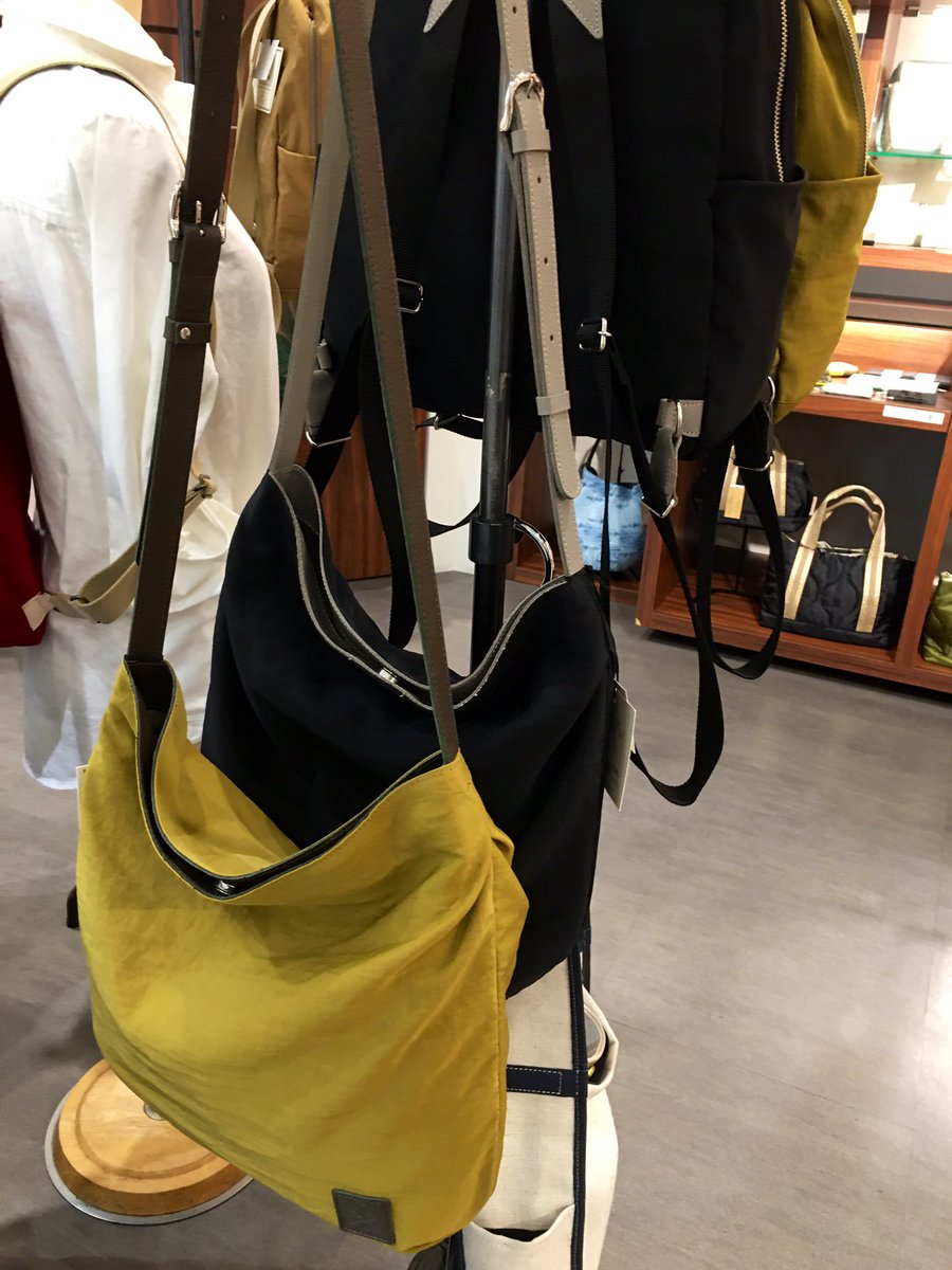 Ritamasoeur_han's tweet photo. 旅を快適に過ごすには、最適な旅行カバンが必須です。

せっかくの思い出づくりには「素敵な旅行バッグ」にこだわりたいもの。

旅を快適に導いてくれる、お洒落で機能的なおすすめのスーツケース・リュック・ショルダーバッグを取り揃えました。

#半田カバン店
#リタマスール
#ロンカート
#レガロ https://t.co/JgsMo0CAis