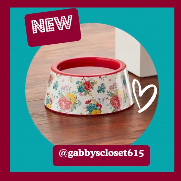 Foxyjeri's tweet photo. So good I had to share! Check out all the items I'm loving on @Poshmarkapp #poshmark #fashion #style #shopmycloset #rosanna #beautiful #thepioneerwoman: https://t.co/o0Cb86IVw2 https://t.co/eKEHo5zyiy