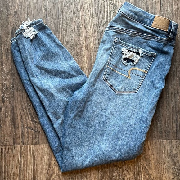 MariaRu74239807's tweet photo. So good I had to share! Check out all the items I'm loving on @Poshmarkapp #poshmark #fashion #style #shopmycloset #nhl #americaneagleoutfitters #harleydavidson: https://t.co/hbCDnaIYbP https://t.co/pzo6RjREnm
