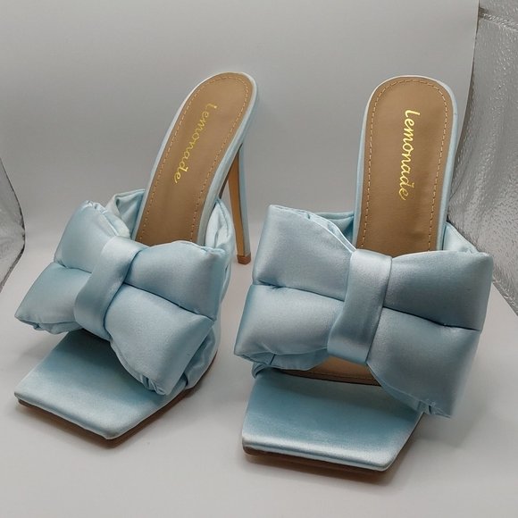 Tiffany05192883's tweet photo. So good I had to share! Check out all the items I'm loving on @Poshmarkapp from @MiMiWells20 #poshmark #fashion #style #shopmycloset #lemonade #yeezy: https://t.co/ECGIym7sys https://t.co/oEeR40IhJy