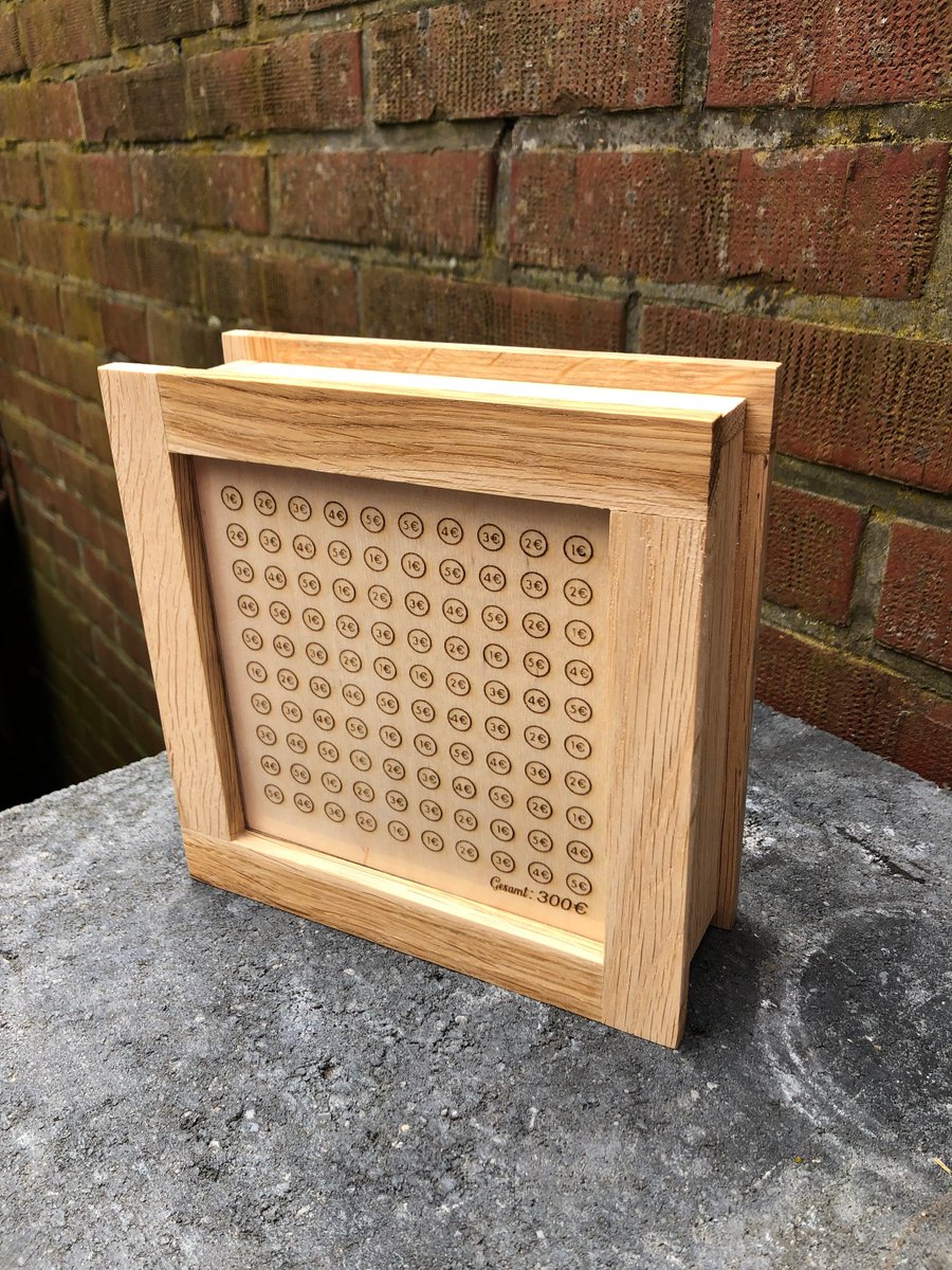 fantasyscroller's tweet photo. Ich freue mich, den jüngsten Neuzugang in meinem #etsy-Shop vorzustellen: Handgefertigte Sparbox für Challenge, Spardose aus Holz, wieder verwendbar https://t.co/nSDGYFXA8D #holz #erwachsener #sparchallenge #geldsparen #schnellerversand #hangeferigtespardose https://t.co/KQ6XEtFyZR