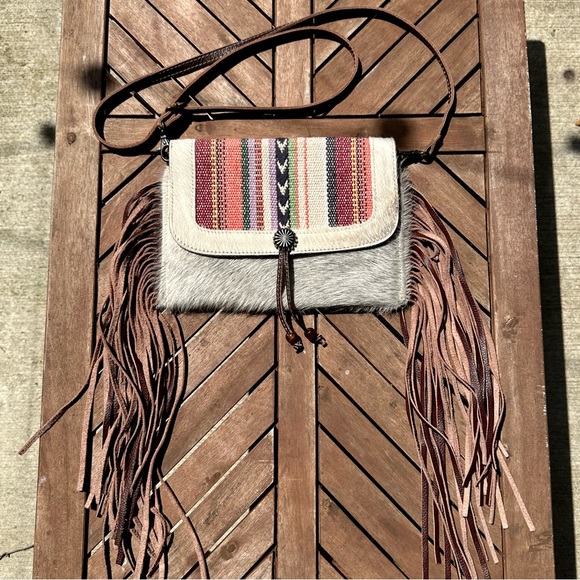 So good I had to share! Check out all the items I'm loving on <a href="/Poshmarkapp/">Poshmark</a> #poshmark #fashion #style #shopmycloset #naturalizer #drseuss #myrabag: posh.mk/ywSfFo4lwBb