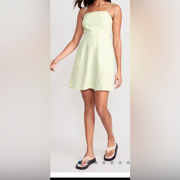 MamawBMB's tweet photo. So good I had to share! Check out all the items I'm loving on @Poshmarkapp from @tibke_erin #poshmark #fashion #style #shopmycloset #oldnavy #chanel #aliceolivia: https://t.co/O5bhuz2vRC https://t.co/BvtJZkCnvy