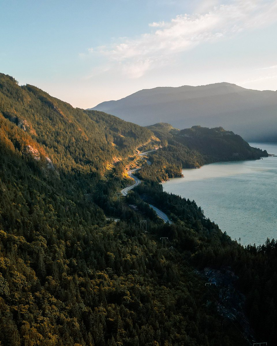 📍The beautiful Trans-Canada highway through the Howe Sound of BC. 🇨🇦

cedarcoastcreative.com

#howesound #goldenhour #pacificocean #squamishbc #dronephotography #naturephotography #earthpix