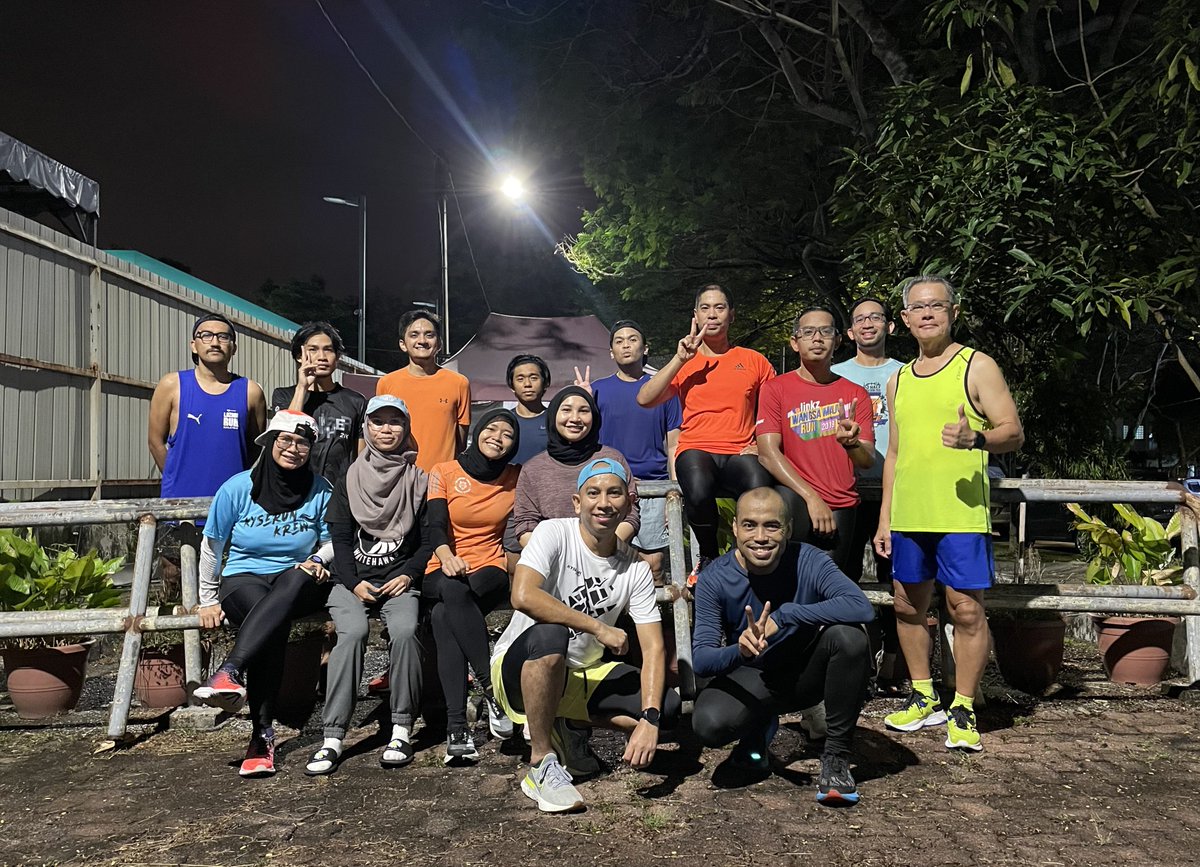 ajezzzzzzz's tweet image. Mostly walking with @Xubeyr88 and @farahmrtdza today. 

More than 12,000 steps count before 7AM! 🥳

#445AMSession @KyserunKrew