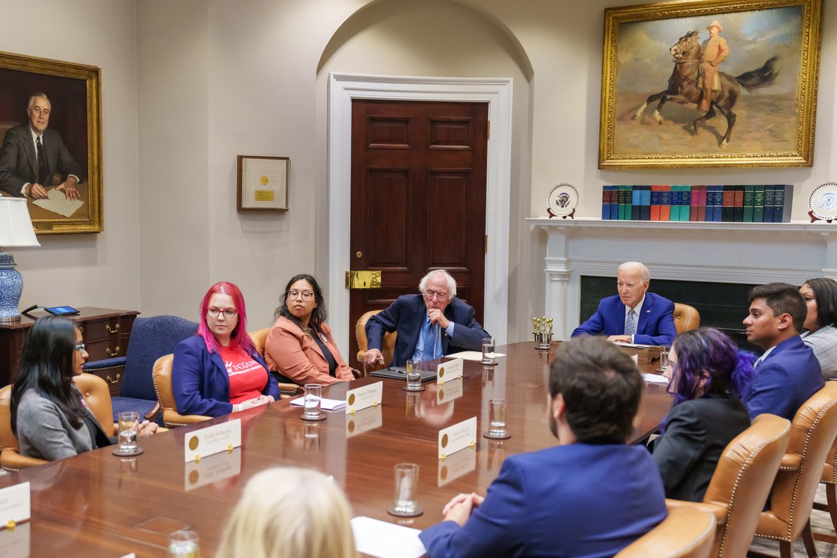 POTUS46Archive's tweet photo. The presence of a union means there is democracy.

And organizing or joining a union — that’s democracy in action.

Today, @SenSanders and I met with young worker leaders to discuss their fight for better pay and benefits. They are building the economy of the future. https://t.co/8Oh7RGzTwa