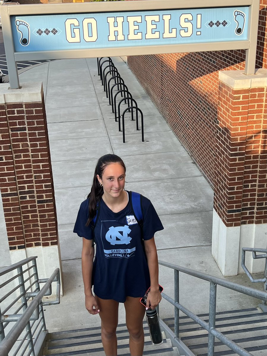 TaylorWathen26's tweet photo. I had a great time at the @UNCVolleyball camp these last two days. It was a lot of fun and so much positive energy! I learned a lot and made new friends.

Special thanks to coaches @6schalls &amp; @ParkerMikesch and all of the coaches &amp; players for making it such a great experience. https://t.co/gaW7vBpajc