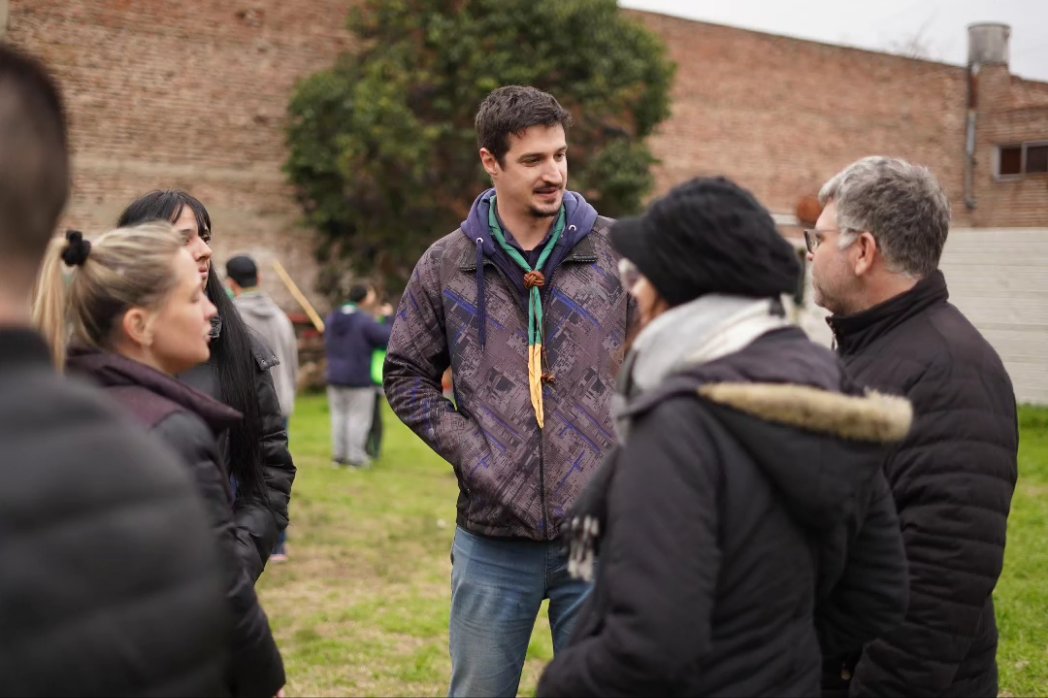 Compartiendo y conversando con el grupo Scout Coronel M Dorrego, que hace un trabajo impresionante con niños y adolescentes de #Lanús #QueremosLoMismo #ElCambioDeNuestrasVidas #SomosUNO @diegosantilli Gobernador @horaciorlarreta Presidente @Dievillamayor Diputado Nacional