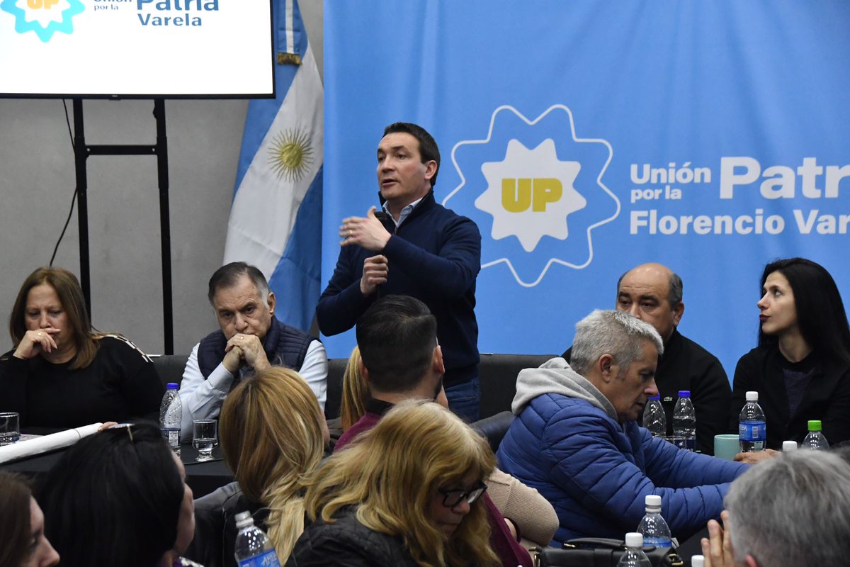 PereyraJulio's tweet photo. Nos reunimos junto a @Andreswatsonok y candidatos de @UnionxVarela para fortalecer la #unidad en #Varela. Una unidad que lleva muchos años de lucha y de caminar juntos casa por casa.