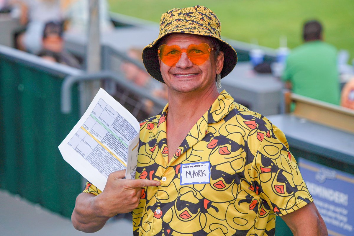 MadisonMallards's tweet image. tired: bark in the park
wired: Mark in the Park 👨🏻