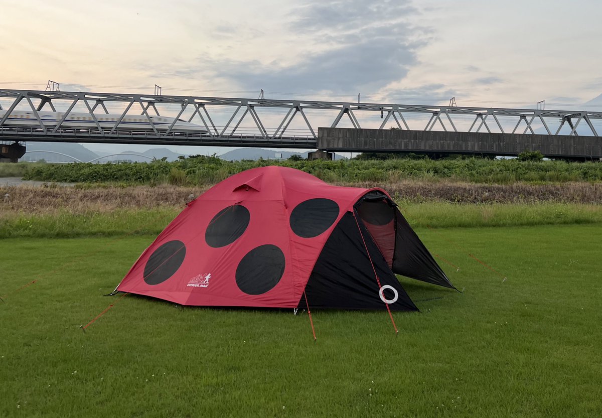 miriotacamp's tweet photo. 土日月のグルキャン
#vcmt8 の抽選でテント当たりました🎯
『てんてん』
てんとう虫テント🐞
#outdoorman https://t.co/XoMNM3Ftnj