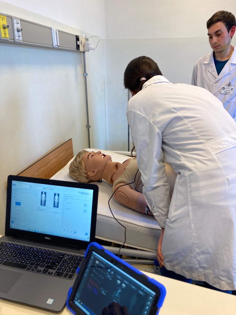 Toma de PA, realización e interpretación de ECG a través de  simulación clínica. CCGI 2023. @hcmquintela @laura_llambi @lucianasilver18 @TinchoEverett @fmedoficial