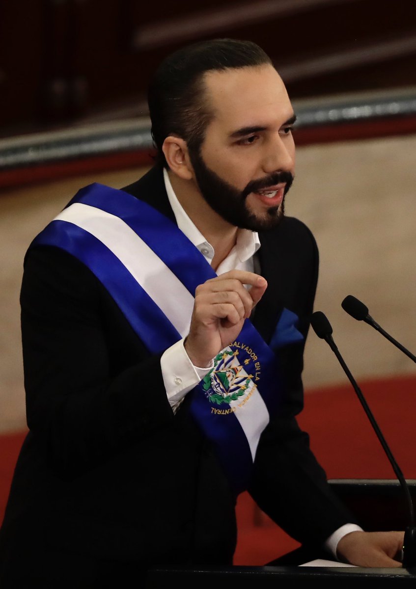 eduardomenoni's tweet image. 🚨| Nayib Bukele: Invitamos a los colombianos de bien a que vengan a El Salvador, pero los delincuentes, los narcos, los estafadores y algunos de los mal llamados “gestores de paz”, no vengan a nuestro país porque nuestras cárceles los esperan. ⚠️¿Apoyas estas palabras de Bukele?