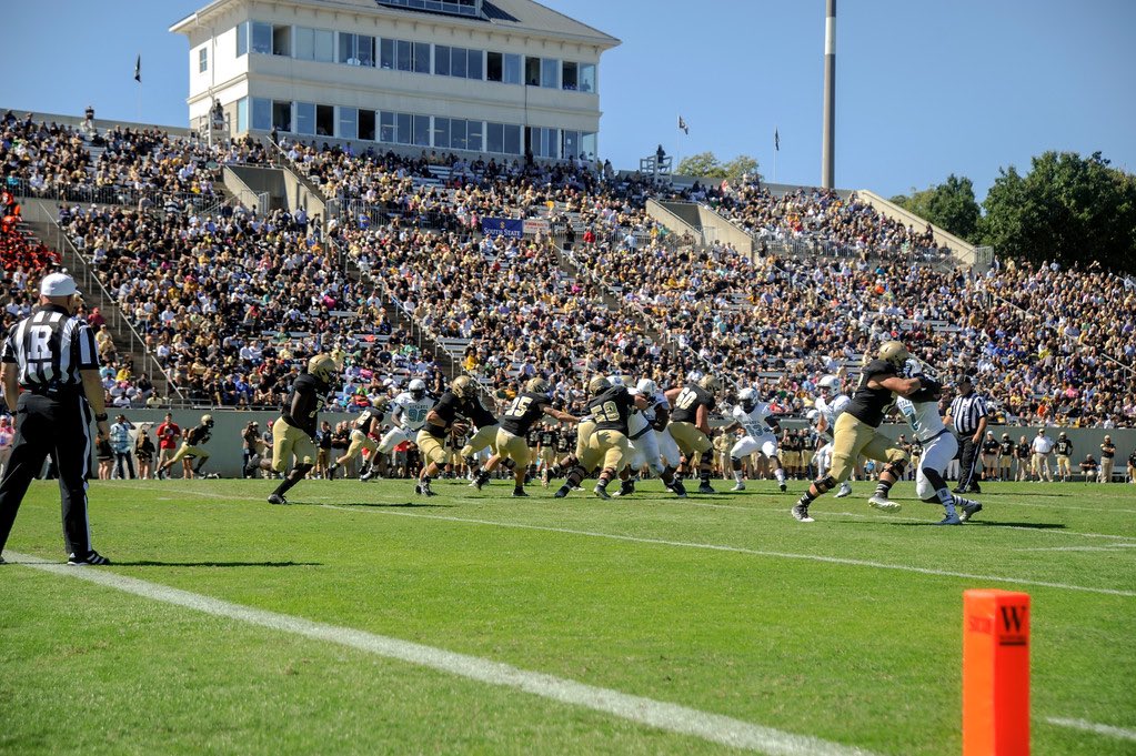 EzraBurgess2's tweet photo. #AGTG Blessed to receive an offer from Wofford College Thank you!! @Coach_romero18 @coachdtwhite @coachBuckhalter @coach_Coop42 https://t.co/GE6s5mhQHM