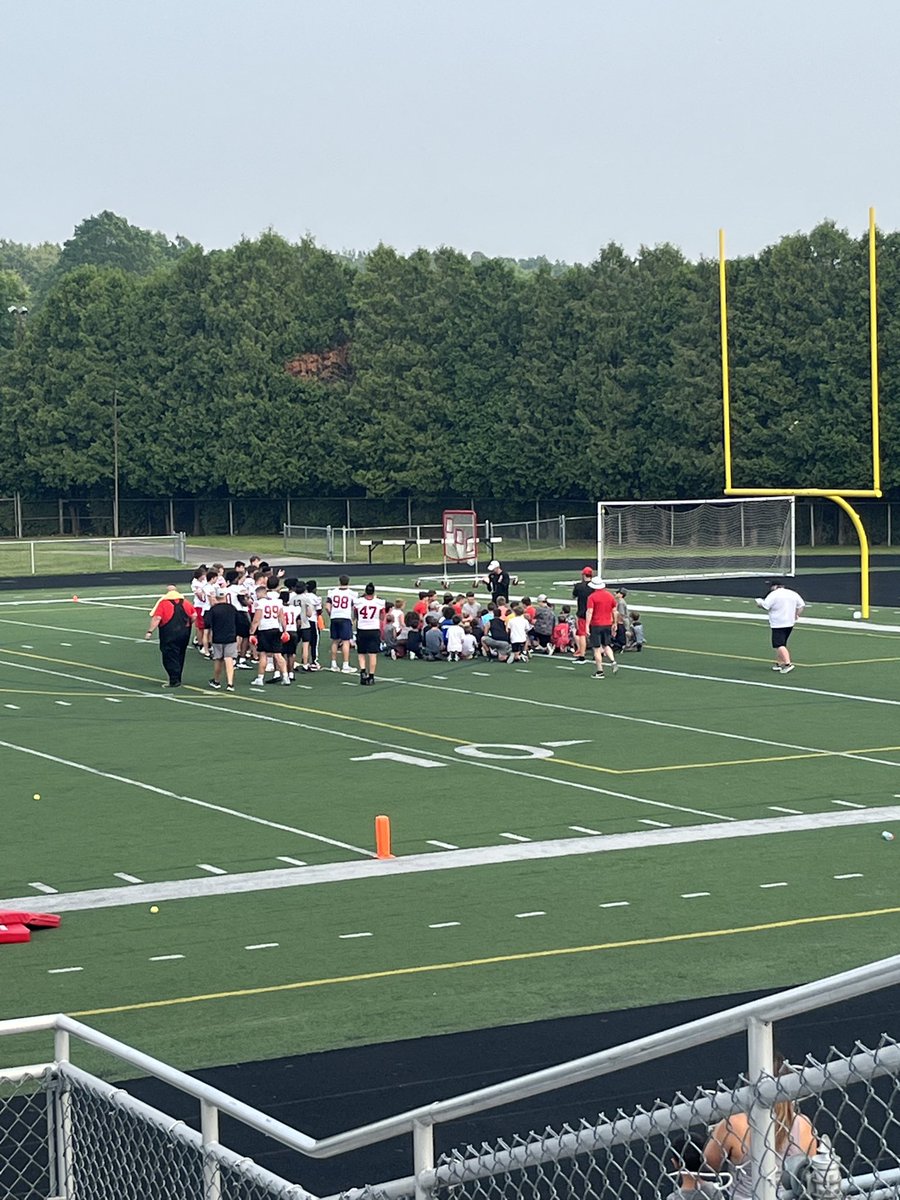 DominicPetronio's tweet photo. Had so much fun at the Edinboro youth football camp. They have such a good coaching staff and the players are great. https://t.co/DKmgSkOLTE