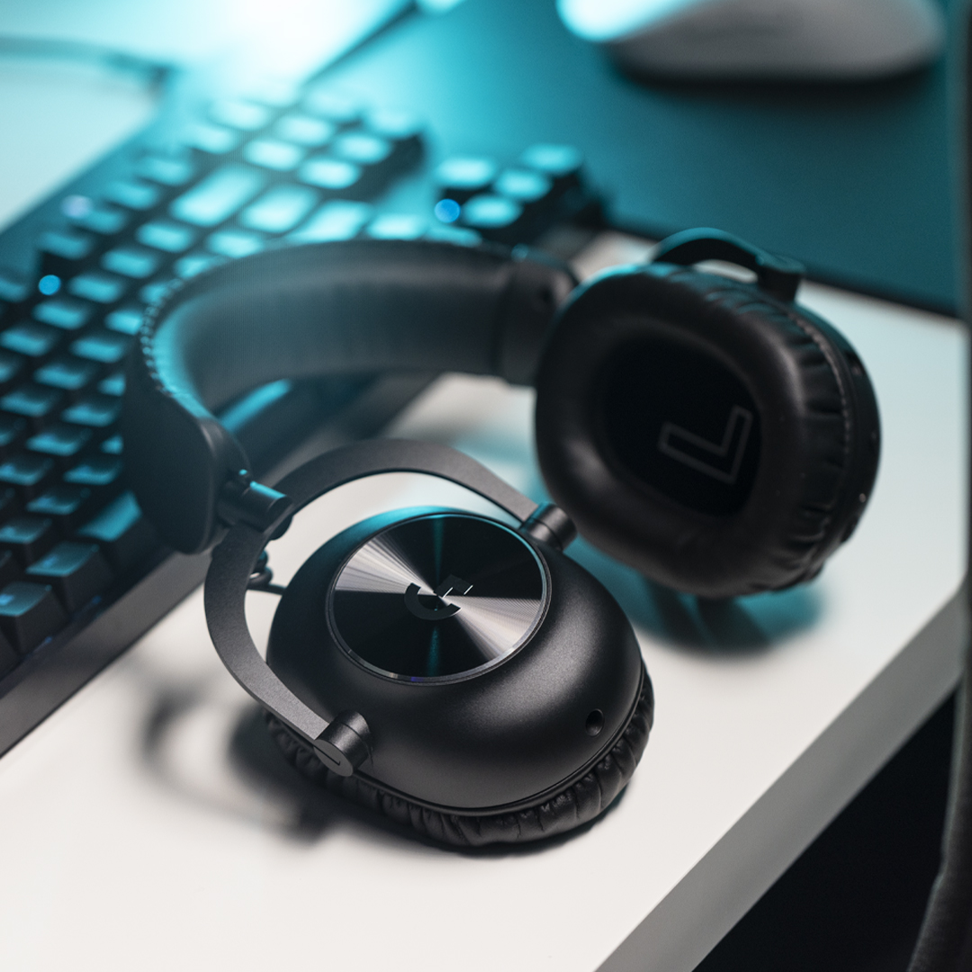 LogitechG_ANZ's tweet image. Full, awesome immersion built for pros. 🎧

Hear every footstep, gunfire and intricate detail with the #PROX2 Wireless Headset. 🔊