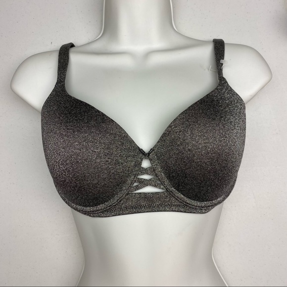 alpaine's tweet photo. So good I had to share! Check out all the items I'm loving on @Poshmarkapp from @PrincessLabels #poshmark #fashion #style #shopmycloset #skims #diptyque #lasenza: https://t.co/iNXlEXwCLn https://t.co/jXmRjq33H1