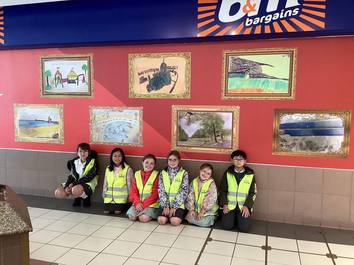 A short walk to Liscard Cherry Tree Centre today for our #artists . The children had their photographs taken next to their piece of #art which is currently on display on the ‘Community Wall’. A lovely celebration of art! #LiscardPS