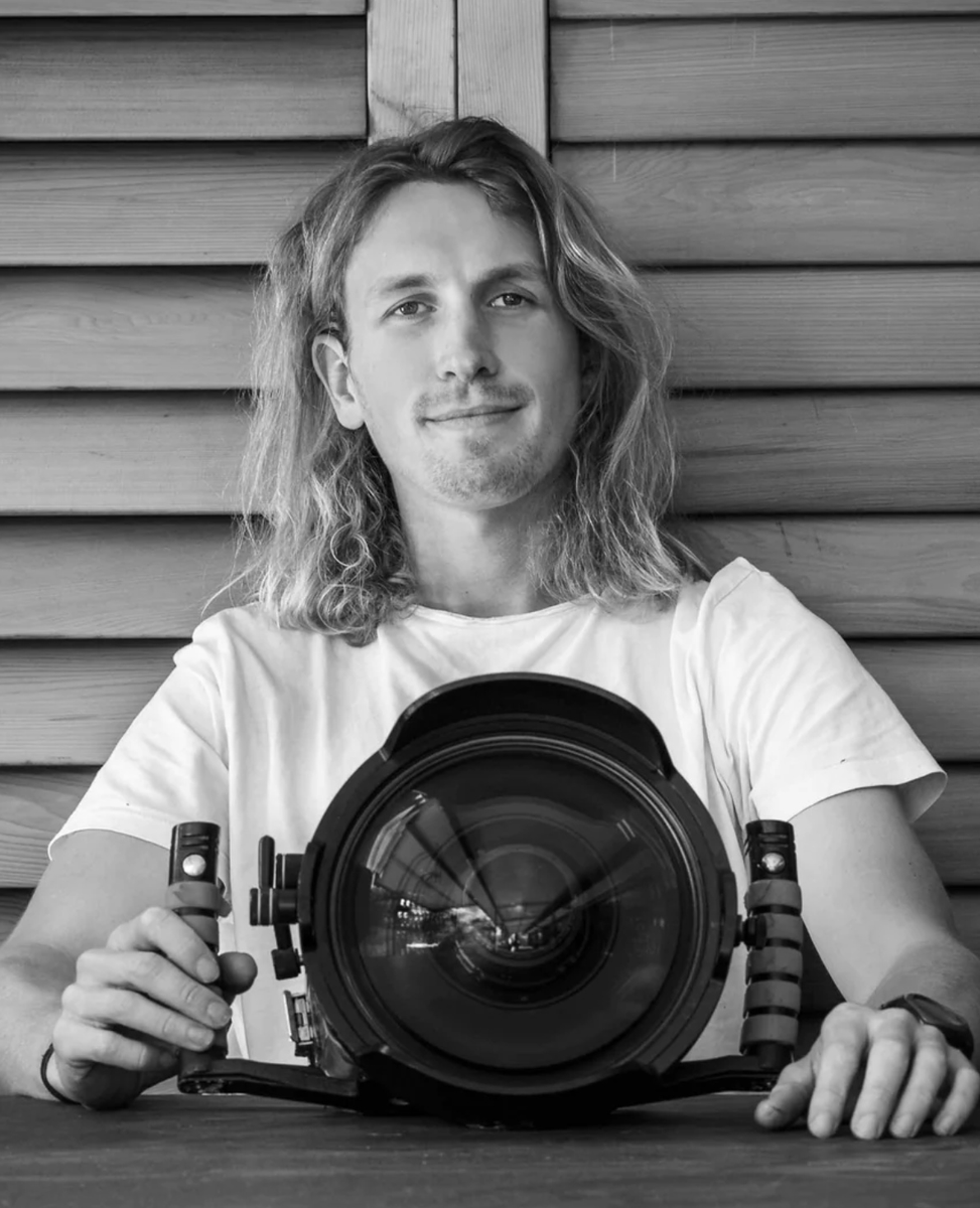 What can strobes, spit, and a good sunset get you? An unforgettable image and multiple underwater photography awards. Find out what else it took for Ikelite Ambassador Grant Thomas to capture this award-winning split-shot "Papuan Sunset." © Grant Thomas

ikelite.com/blogs/features…